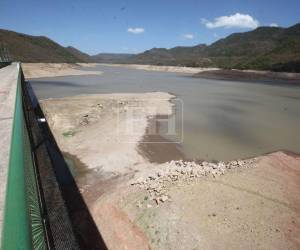 Los efectos de la sequía por el fenómeno de El Niño ya se reflejan en la represa La Concepción, una de las principales fuentes de abastecimiento de agua para los capitalinos. A continuación las impactantes imágenes captadas por la lente de EL HERALDO este miércoles 9 de septiembre.