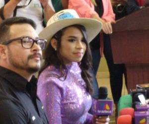 Angie Flores en la conferencia de prensa. Foto cortesía Azteca Tv.