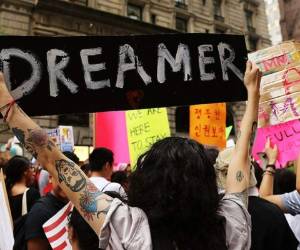 Aunque el DACA expira completamente en marzo, decenas de miles de jóvenes ya han perdido su estatus legal.