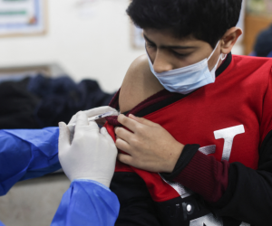 Los menores debern ser acompañados por sus padres y portar su partida de nacimiento.