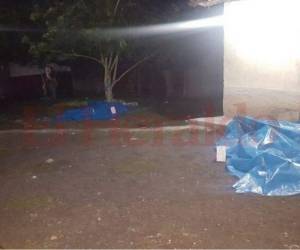 Así quedaron tirados los cuerpos en la escena del crimen.