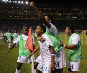 La última vez que Honduras jugó ante El Salvador en el Cuscatlán fue el 14 de octubre de 2009, esa noche hubo más de ocho mil hondureños y la H se clasificó al Mundial de Sudáfrica 2010.
