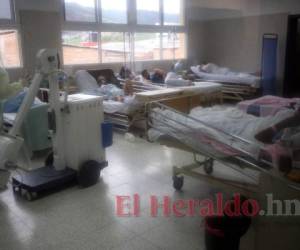 Ante el crecimiento de los casos de coronavirus en Tegucigalpa, el sistema sanitario público ha colapsado. Foto: Jhony Magallanes/El Heraldo