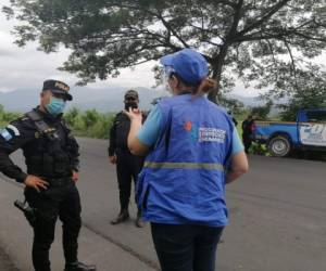 La entidad que realiza acompañamiento e inspección durante los desplazamientos, recomendó además a las autoridades a no utilizar la fuerza en contra de los migrantes. Foto: PDH.