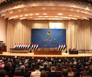 En el Parlamento, ante la ausencia de los diputados kurdos y de la mayoría de diputados sunitas, numerosos representantes corearon '¡No a Estados Unidos!'. Foto: Agencia AFP.