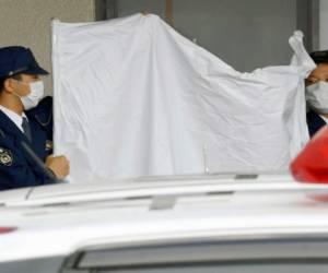 La policía de Japón logró rescatar al hombre, quien supuestamente llevaba 20 años encerrado en una jaula.