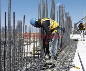 En la construcción de la terminal aérea trabajan 250 personas, para su funcionamiento se requerirán cuatro mil más.