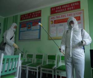 Tras haberse resistido a imponer medidas de confinamiento o cuarentena, el gobierno iraní prohibió los desplazamientos entre ciudades. La medida, que entró en vigor el 27 de marzo, regirá hasta el 8 de abril, aunque puede prolongarse.