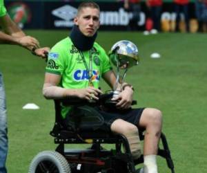 Jackson Follmann, el exarquero de 24 años del equipo brasileño Chapecoense que perdió una pierna en el accidente aéreo (Foto: Agencias / Deportes EL HERALDO Honduras)