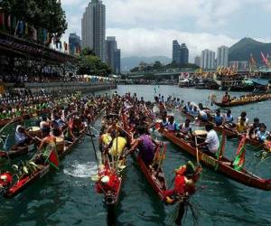Cuarenta remeros que estaban entrenando fueron rescatados por los servicios de seguridad.