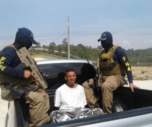 Al sujeto se le decomisó una bolsa con dinero, aunque no se especificó la cantidad, y será enviado a los tribunales competentes por el delito de extorsión.