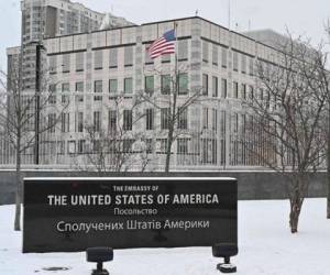 'La embajada de Estados Unidos insta a los ciudadanos estadounidenses a considerar la posibilidad de partir ahora'. Foto: AFP