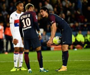 ¿Problemas en el camerino del PSG? Neymar y Cavani serían los protagonistas. (Fotos: Agencias/AFP)