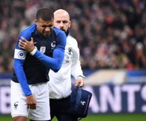 La lesión, a ocho días de disputar un partido clave de Champions ante el Liverpool, es un motivo importante de inquietud para el París Saint-Germain. (Foto: AFP)