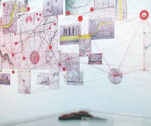 Medardo Cardona, de la serie “Territorios ocultos”. El artista propone reconstruir una nueva territorialidad, una nueva identidad crítica del sujeto con el espacio.