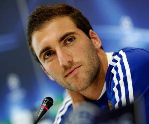 Gonzalo Huguaín se convertirá en el sudamericano con el traspaso más caro del fútbol europeo.