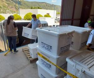 La votación de este domingo podría marcar la consolidación en el poder del mandatario si logra alcanzar una mayoría legislativa con sus partidos aliados Nuevas Ideas (NI), que ayudó a formar, y Gran Alianza Nacional (Gana), que le postuló a la presidencia. Foto: AFP.