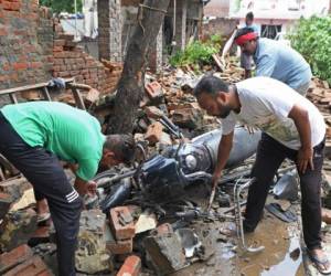 En el estado indio de Bihar (este), el más pobre del país, 11 personas murieron y al menos cuatro millones se vieron afectadas por el diluvio. AFP.