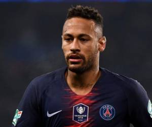 Neymar se lesionó durante un partido de la copa de Francia. Foto: AFP