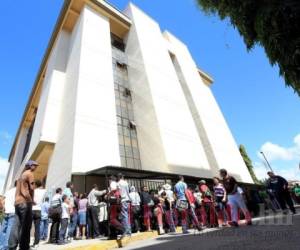 Según las autoridades, este préstamo es vital para culminar con éxito el programa de enrolamiento y distribución del nuevo documento. Foto: Archivo/El Heraldo