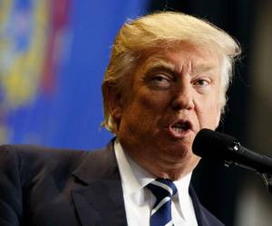 Trump ha dicho que mientras esté dirigiendo a Estados Unidos, dejará la administración de sus intereses comerciales a sus hijos y directivos de las empresas. Foto: AP