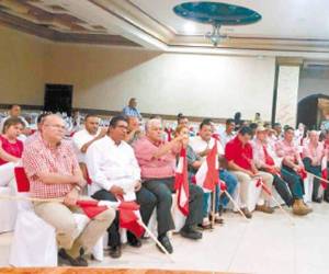 De 84 alcaldes liberales, 18 se reunieron en Siguatepeque en la búsqueda de un candidato que los represente. A esta cita fue invitado el jurista Óscar Melara, nieto del empresario Miguel Facussé.