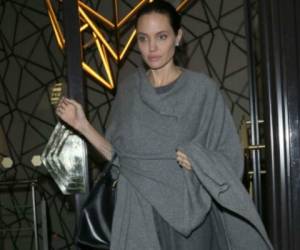 angelina Jolie ya lleva un tiempo viviendo en Londres donde se le ha visto en compañia de sus hijos pero no de su esposo el actor Brad Pitt. (Foto: The Grosby Group)
