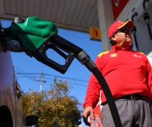 Tomás Zambrano propone diálogo entre empresarios y sectores productivos por alza de combustibles.
