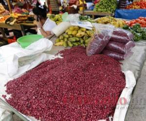 En Honduras se consumen 2.8 millones de quintales de frijoles al año. Foto: El Heraldo