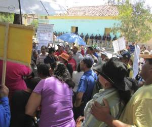 Pobladores rechazan construcción de penal.