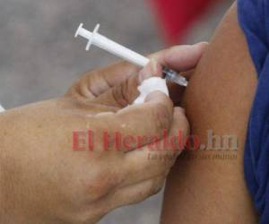 Un total de 40,000 hondureños recibió la primera vacuna de Sputnik V. Foto: EL HERALDO