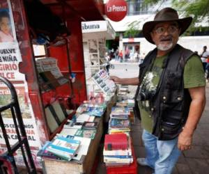 “Siempre salgo con mi cámara, me gusta comprar libros usados y películas”, dijo Roberto Budde a TicTac. Foto: Emilio Flores.