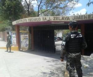 La institución fue nuevamente militarizada ante los actos violentos registrados, foto: Mario Urrutia/El Heraldo.