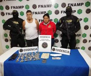 Los detenidos son Luis Manuel Izaguirre Flores, alias Zeus, y Socorro Saraí Rivas Rodríguez, alias Sara.