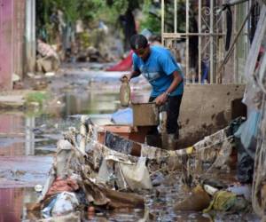 Honduras urge de la cooperación internacional para poder recuperar su economía y la infraestructura dañada por el paso de las tormentas tropicales Eta y Iota, pero según los expertos no será fácil.
