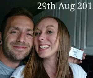 El joven busco una forma muy original de proponerle matrimonio a su novia.