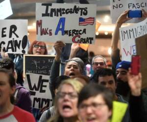 La audiencia no abordó la constitucionalidad del decreto como tal, a diferencia del juicio que se lleva adelante en Washington. Foto: AFP