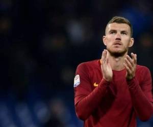 Pirlo confía en Dzeko para acompañar a Cristiano Ronaldo y Paulo Dybala en el ataque. Foto: AFP