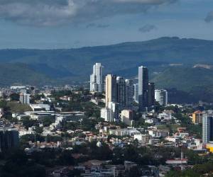 Publicaciones virales que afirmaban falsamente que solo personas con código 0801 en su DNI podían residir en Tegucigalpa; la narrativa fue desmentida por EH Verifica tras confirmar que no existe ninguna medida oficial que restrinja la residencia en la capital.