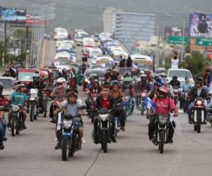Los transportistas iniciaron la marcha desde Ciudad Universitaria. Foto David Romero| EL HERALDO