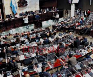 El diputado Jorge Cálix fue ratificado ayer como jefe de la nueva bancada a lo interno de Libre por más de 20 parlamentarios luego de varias horas de reunión.