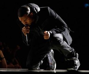 El primer par del modelo Yeezy fue presentado públicamente en la ceremonia de los premios Grammy 2008. FOTO: AFP