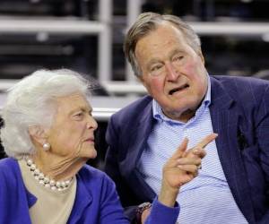 Los Bush agradecieron 'la amabilidad y en especial las oraciones' de la gente. Foto: AP