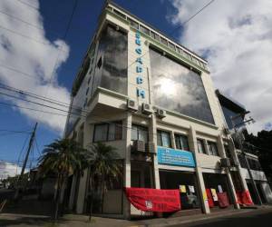 Imagen de la fachada principal del edificio de la Secretaría de Estado en los Despachos de las Culturas, las Artes y los Patrimonios de los Pueblos (Secapph).