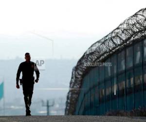 El vocero de la Guardia Nacional de California, Thomas Keegan, dijo el lunes que el estado esperaba una respuesta formal del gobierno. (Foto: AP)