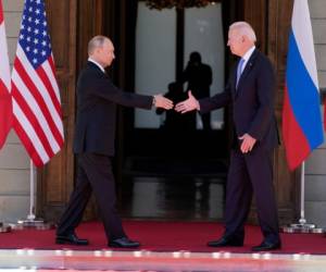 Los presidentes Joe Biden y Vladimir Putin concluyeron su reunión este miércoles.