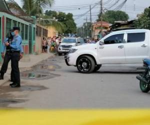 Según el informe preliminar de las autoridades, cuando llegaron al lugar encontraron los cadáveres de Martínez y su esposa dentro del automotor.