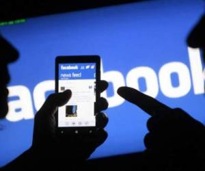 Una oganización de consumidores y usuarios en España, presentará una demanda en contra Facebook, por explotar ilegalmente datos personales de sus usuarios. Foto: EL HERALDO