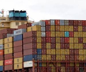 El alto tribunal sostiene que los aranceles son un tipo de impuesto y que la Constitución reserva al Congreso las decisiones centrales sobre tributos.