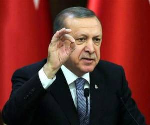 El presidente turco Recep Tayyip Erdogan advirtió que su país lanzará nuevas operaciones militares más allá de sus fronteras. Foto: Agencia AFP